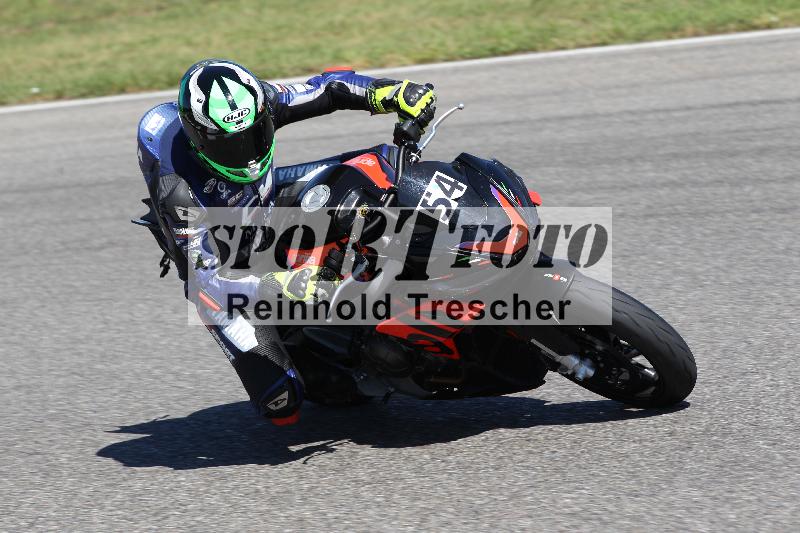 /Archiv-2025/48 25.08.2025 Cornu Master School ADR/gruen-vert/54